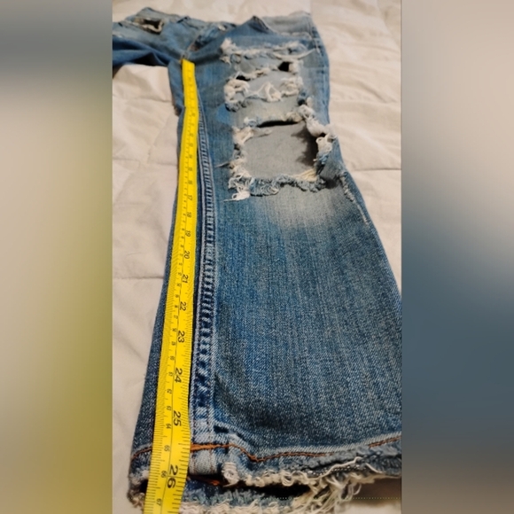 Zara | EUC Relaxed Fit Ultra Thrashed Med Rise Straight Leg Distressed Jeans | 4 - Picture 9 of 16